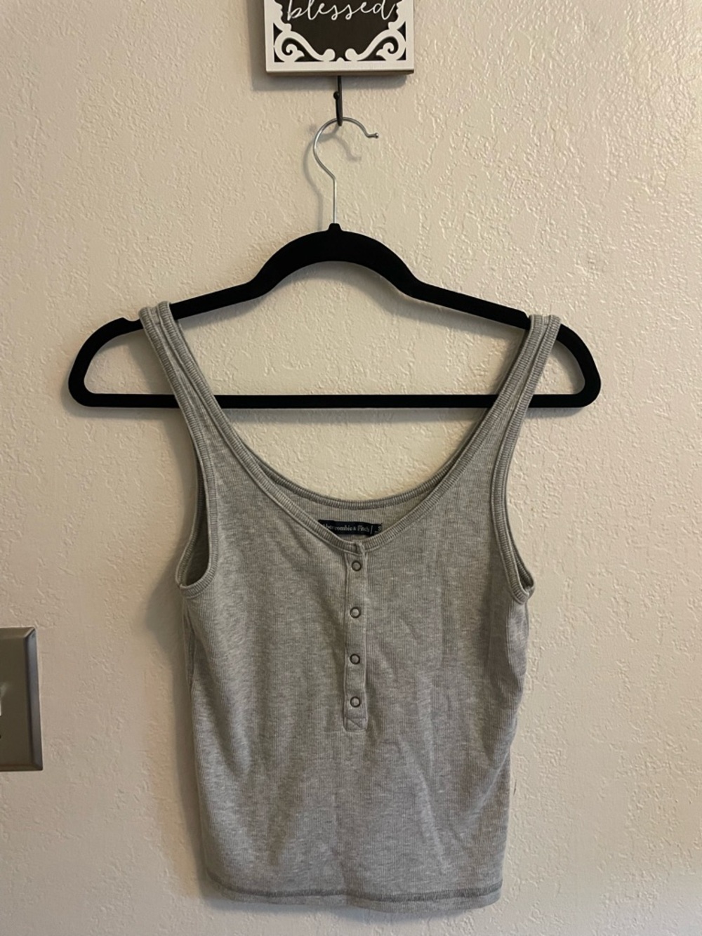 Abercrombie & Fitch Light Gray Ribbed Henley Tank - Women